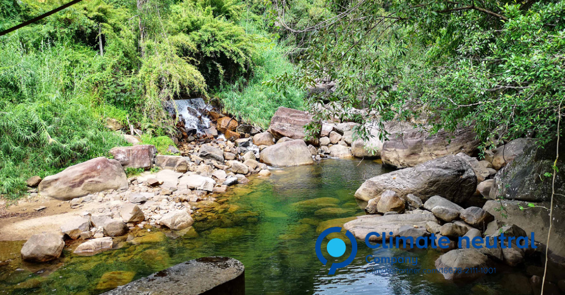 Am Fluss Kuru Ganga in der Nähe von Kuruwita in Sri Lanka befindet sich das unterstützte Klimaschutzprojekt.
